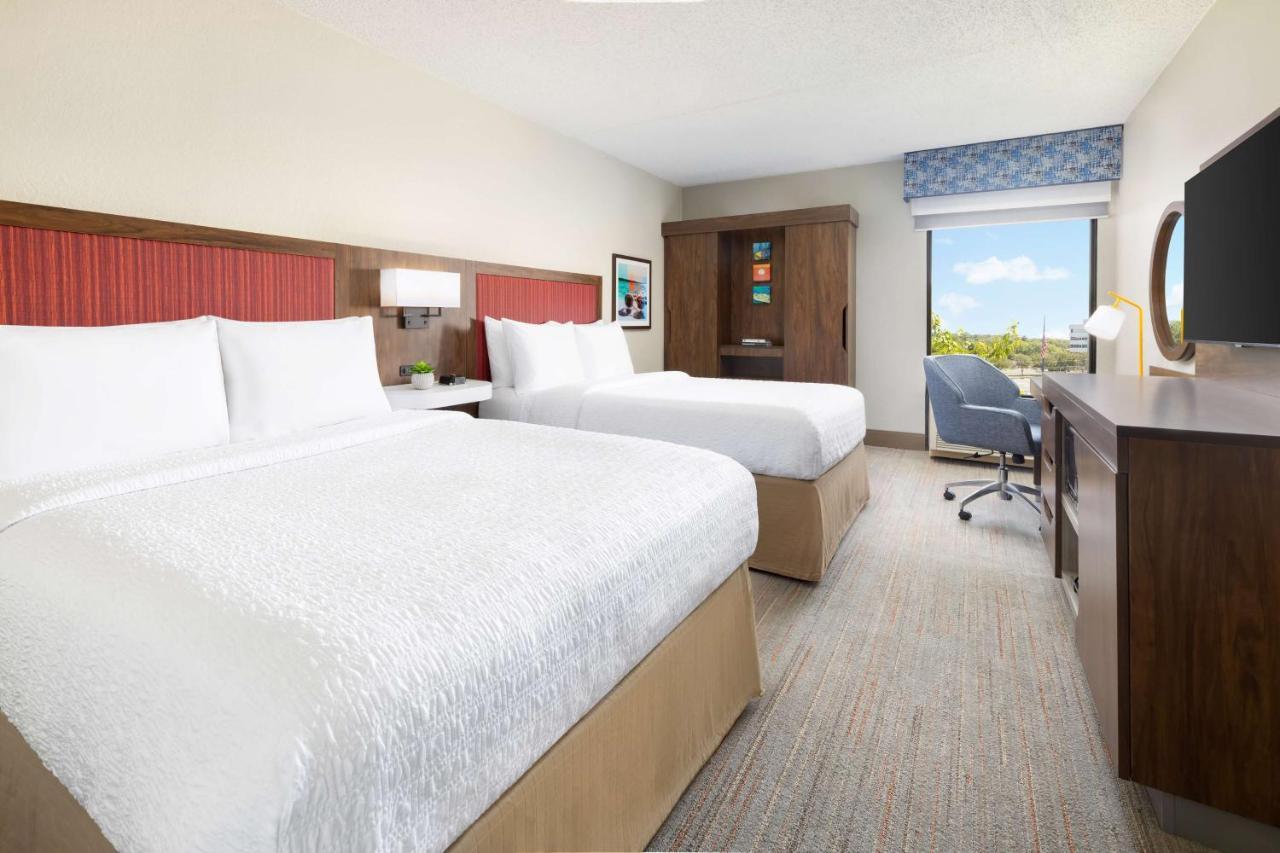 Hampton Inn Long Island/Islandia Exterior foto